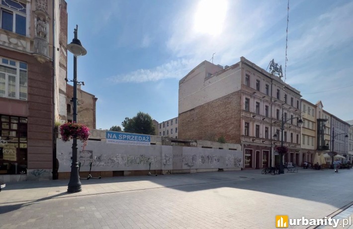 Działka przy Piotrkowskiej 58 w Łodzi nadal czeka na chętnego, fot. ŁÓDŹ.PL