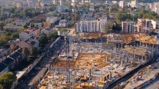 Pruszkowska Nowa Stacja pnie się w górę [VIDEO]