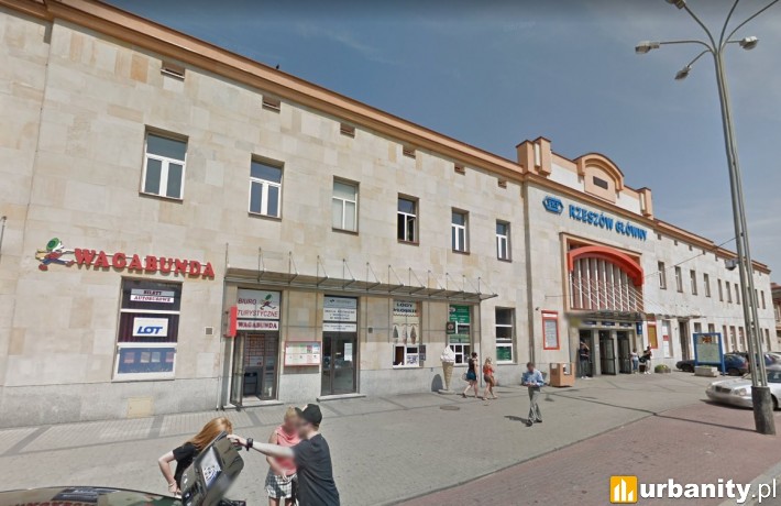 Tak obecnie wygląda dworzec Rzeszów Główny (fot. googlemaps)