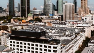 Nowy hotel Hiltona w warszawskim Śródmieściu. 170 pokoi i rooftop bar