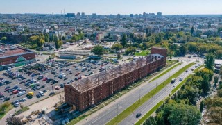Dawna fabryka Poznańskiego przy Manufakturze zostanie przebudowana. Znamy szczegóły projektu