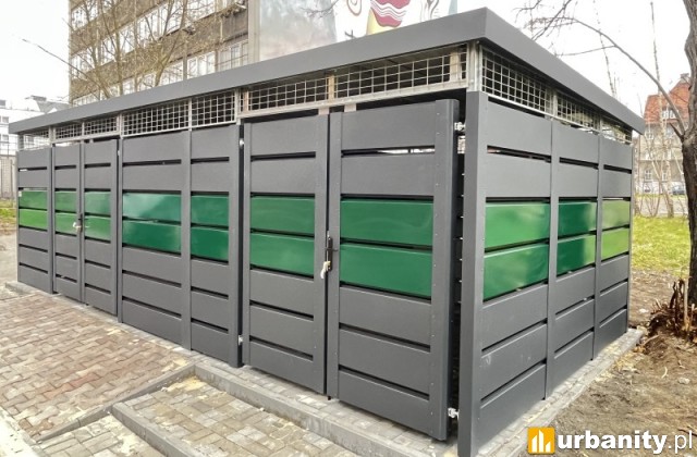 Wiata śmietnikowa panelowa Kar Stal (źródło: https://karstal.pl/100-wiaty-smietnikowe-panelowe)