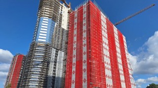 Najwyższy apartamentowiec na Śląsku pokrywa się szklaną elewacją