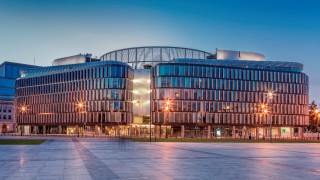 Plac Piłsudskiego w Warszawie z biurowcem z certyfikatem BREEAM