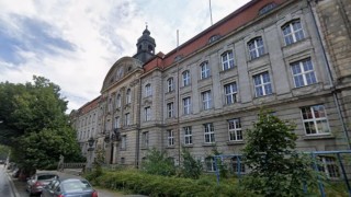 Budynek przy ulicy Powstańców Śląskich 134-138 ponownie wystawiony na sprzedaż, fot. google maps