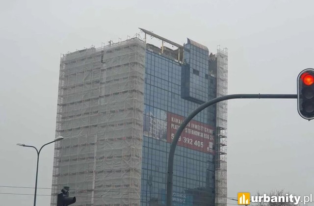 Trwa wielki remont biurowca przy Uniwersyteckiej w Łodzi, fot. LODZ.PL