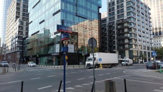 Jednokierunkowa Grzybowska w centrum Warszawy. Rozpoczyna się nowy etap inwestycji
