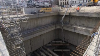 Głębokość 36 metrów w centrum Łodzi. Komora Fabryczna gotowa