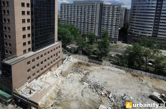 Dobiegają końca prace wyburzeniowe biurowca Atrium w Warszawie, fot. Piotr L.