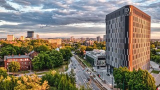 RMF FM oraz RMF MAXX na 10. piętrze wieży biurowej w centrum Katowic. Kontrakt na co najmniej dekadę
