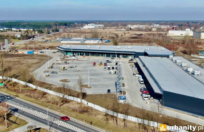 Prawie gotowy park handlowy w Łubnej pod Warszawą, fot. materiały prasowe