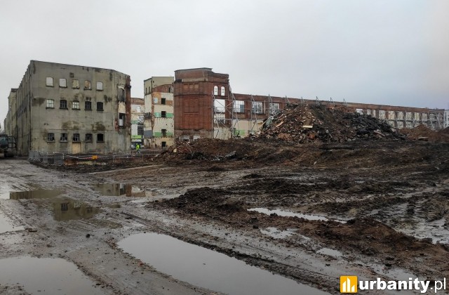 Na terenie WiMy trwają prace w zabytkowych budynkach zakładów Kunitzera i Heinzla, fot. ŁÓDŹ.PL