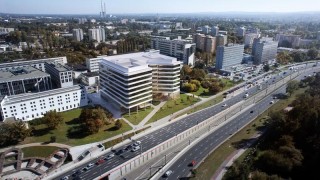 Wmurowanie kamienia węgielnego pod biurowiec Axis w Krakowie