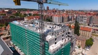 Czterogwiazdkowy hotel w Gdańsku osiągnął docelową wysokość. Ponad 330 pokoi i prestiżowa lokalizacja