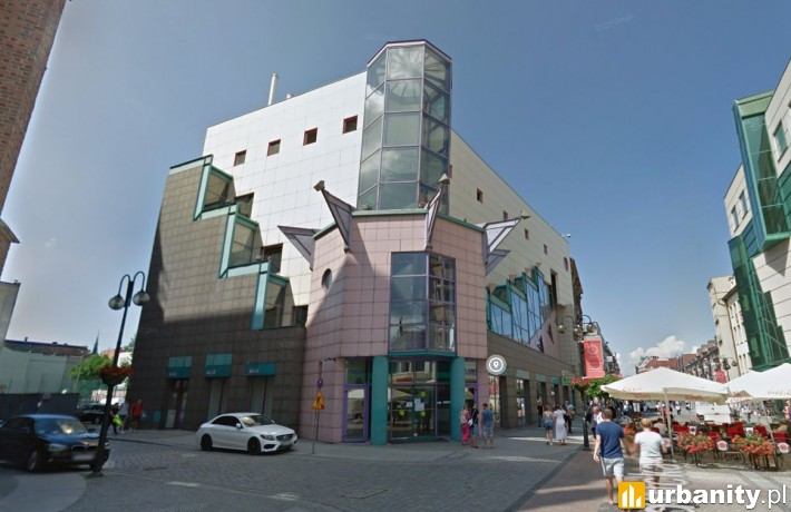 Tak budynek Solpolu prezentował się w 2019 roku (fot. googlemaps)