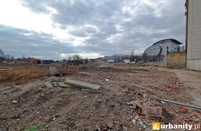 Działka została uprzątnięta i ruszyły pierwsze prace ziemne, fot. alsen strasse 67