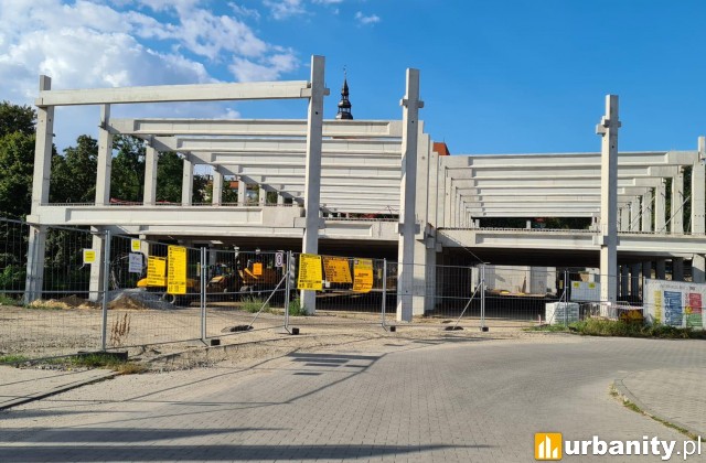 Tak obecnie wygląda budowa nowego centrum handlowego w Dzierżoniowie, fot. Jacek B