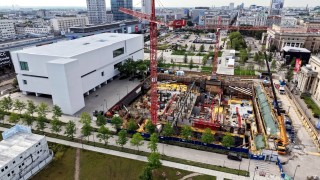 Nowoczesna scena, zaawansowana technologia i ogromna skala. Tak powstaje nowa siedziba TR Warszawa