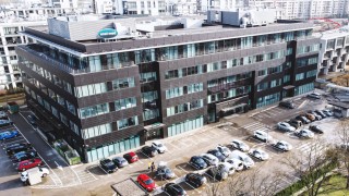 M7 sprzedaje biurowiec w biznesowym obszarze Mokotowa