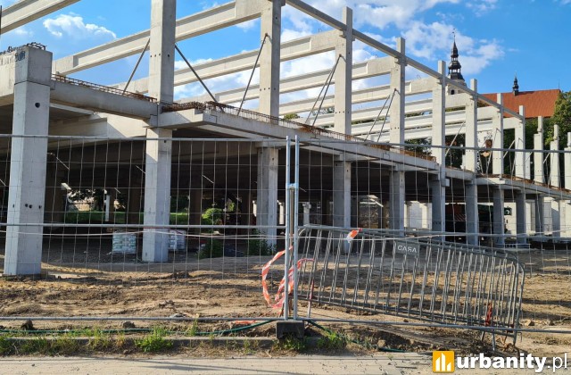 Tak obecnie wygląda budowa nowego centrum handlowego w Dzierżoniowie, fot. Jacek B
