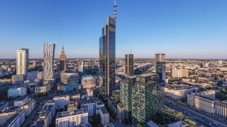 Siedem banków finansuje Varso Place z 310-metrowym wieżowcem. Kwota wzrosła do 555 mln euro
