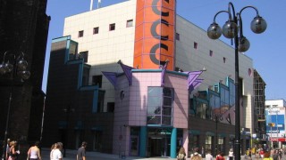 Zburzą kontrowersyjny budynek w centrum Wrocławia. Co w jego miejsce?