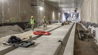 Zbliża się połączenie tunelu z przystankiem pod Dworcem Zachodnim. Pierwsza podziemna trasa tramwajowa w stolicy