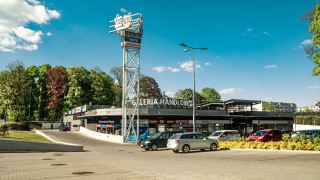 Vis à Vis Łódź ze sklepem sieci Lidl. Otwarcie zimą