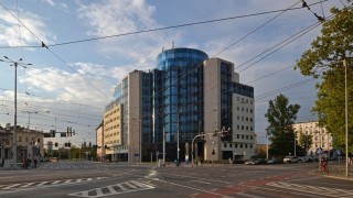 Nowa elewacja i wnętrza biurowca w centrum Wrocławia