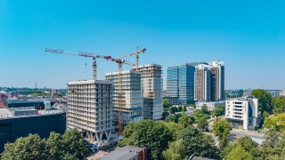 Trzy wieże mieszkalne w centrum Katowic z docelową wysokością. Dawny dworzec PKS zmienia się w nowe osiedle