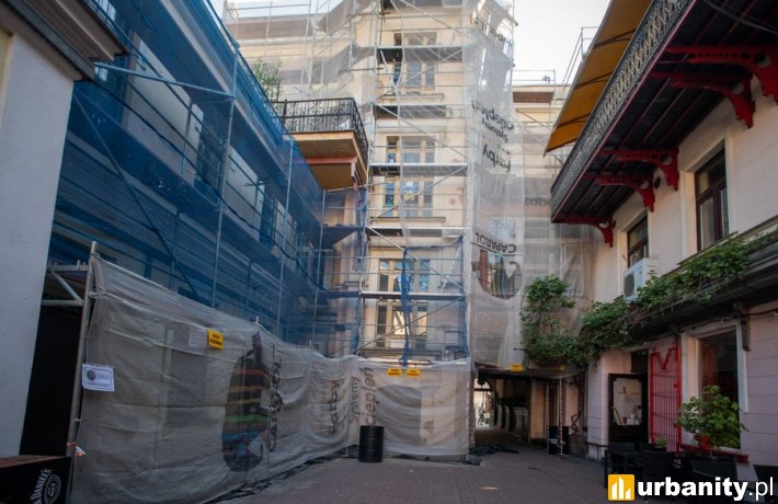 Ruszył remont podwórka przy Piotrkowskiej 102 (fot.  Paweł Łacheta, ŁÓDŹ.PL)