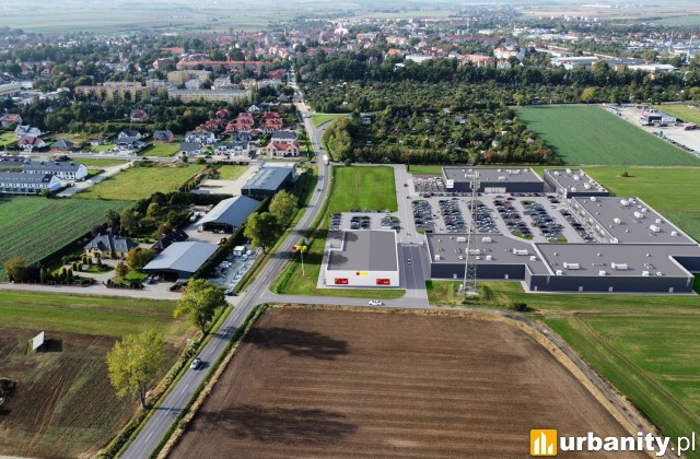Smart Park Jawor, wizualizacja parku handlowego, wiz. materiały inwestora
