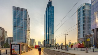 Elastyczne biura serwisowane w 200-metrowym wieżowcu w centrum Warszawy