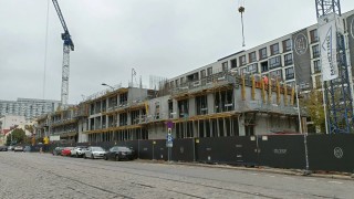 Apartamentowiec zmieni fragment Woli. Chłodna 35 nabiera wysokości