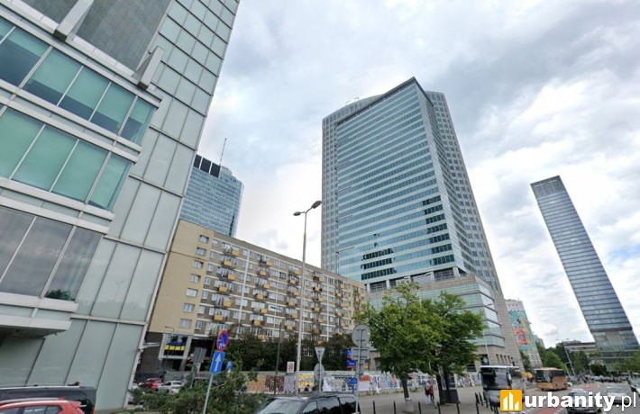 Wystawiona działka na sprzedaż przy Emilii Plater 51, fot. Google Maps