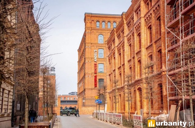 odsłonięcie elewacji na zabytkowych budynkach Famuł Poznańskiego, fot. LODZ.PL