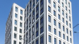 Pierwszy z biurowców Symetris wynajęty