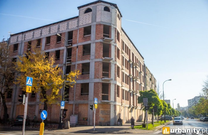 Niedokończona kamienica przy ulicy Markowskiej 16 (fot. Rafał Motyl um.warszawa.pl)