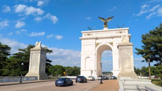 Powstanie łuk wyższy od paryskiego. Budowa ma ruszyć w ciągu dwóch tygodni