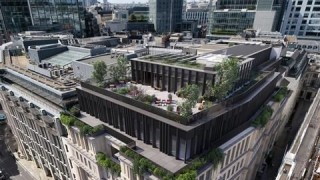 Biurowiec z lat 90. przechodzi gruntowną przebudowę. Wzrośnie o 15 proc.