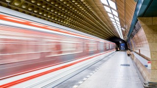 6 kilometrów tuneli i trzy stacje. Praga rozbudowuje metro
