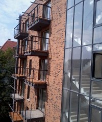 montaż desek na balkonach budynek B