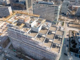 wiecha na budowie pierwszego biurowca