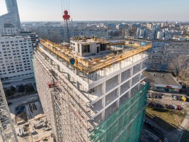 wiecha na budowie pierwszego biurowca