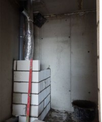 WIDOK NA PRACE MUROWE W BUDYNKU NR 7