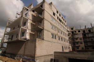 ocieplanie budynku, instalacje i tynki zewnętrzne