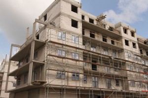 ocieplanie budynku, instalacje i tynki zewnętrzne