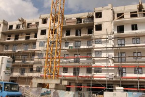 ocieplanie budynku, instalacje i tynki zewnętrzne