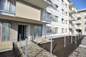 i etap - prace wykończeniowe, głównie wokół budynku
