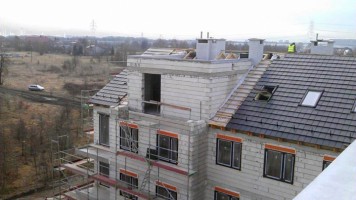 Prace nad poszyciem dachu